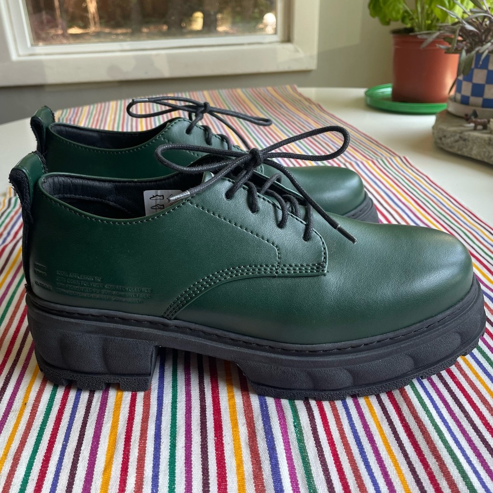 Víron Green Alter Derby’s